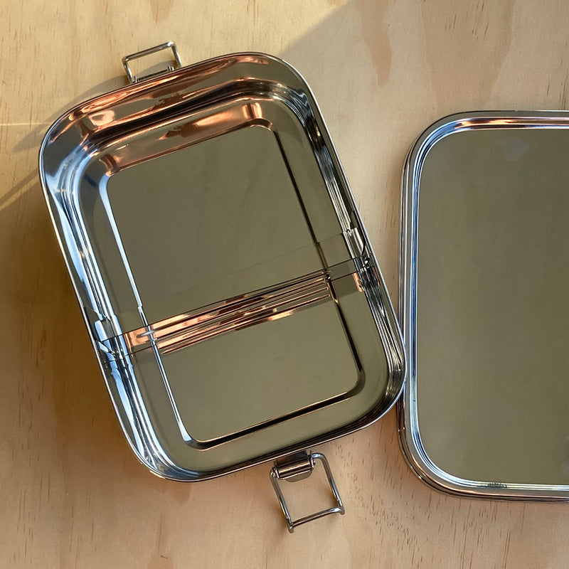 Stainless steel rectangular lunch box with removable divider