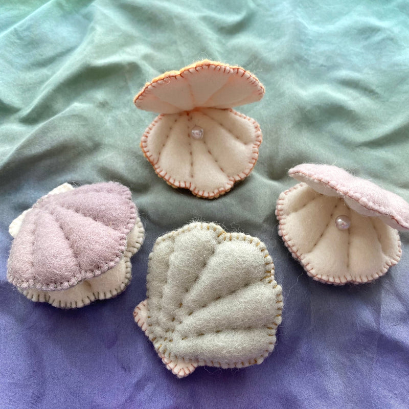 Clam Shell with Pearl, Natural-Dyed Felt